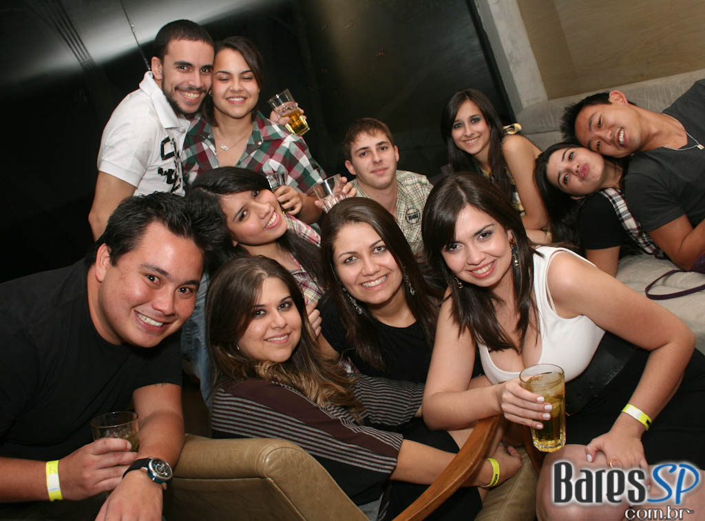 Escape Bar é uma ótima opção para começar o fim de semana bem! Escape Bar é uma ótima opção para começar o fim de semana bem!