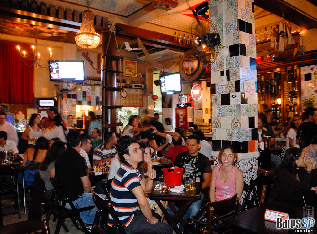 Música ao vivo no Pero Vaz Música ao vivo no Pero Vaz