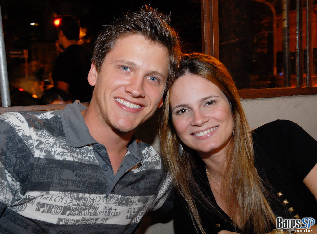 Música ao vivo no Pero Vaz Música ao vivo no Pero Vaz