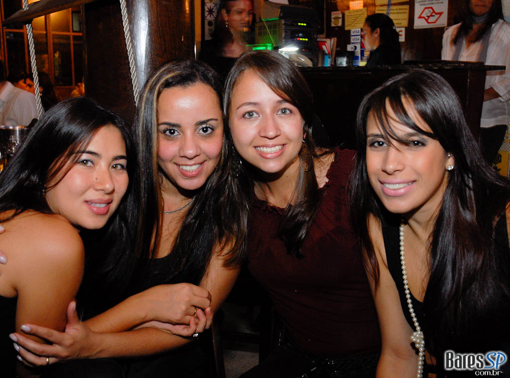 Música ao vivo no Pero Vaz Música ao vivo no Pero Vaz