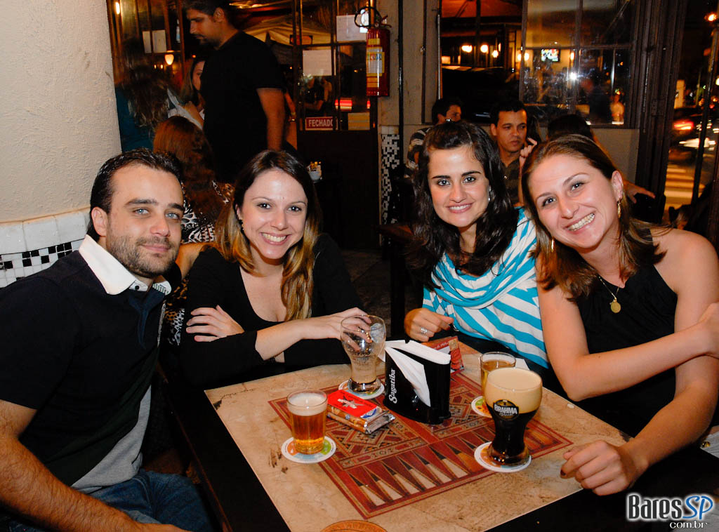 Música ao vivo no Pero Vaz Música ao vivo no Pero Vaz