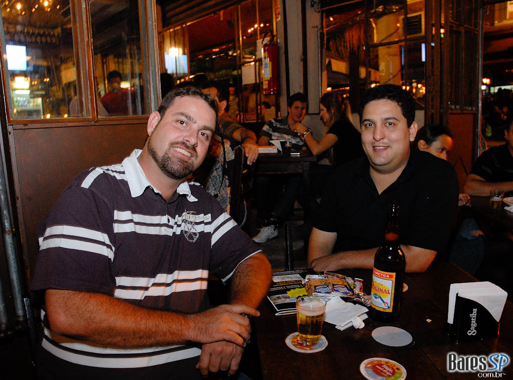 Música ao vivo no Pero Vaz Música ao vivo no Pero Vaz