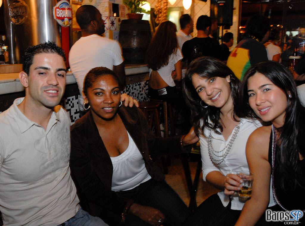 Música ao vivo no Pero Vaz Música ao vivo no Pero Vaz