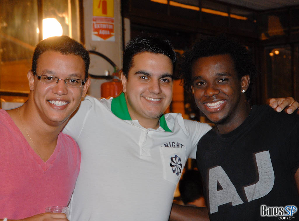 Música ao vivo no Pero Vaz Música ao vivo no Pero Vaz