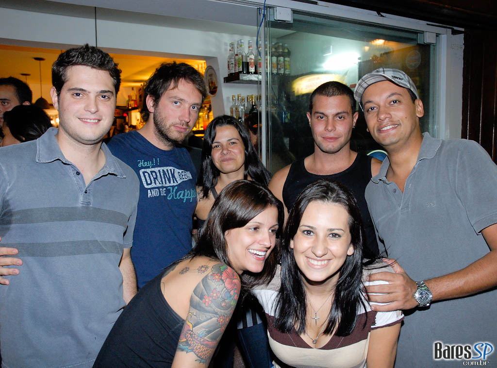 Domingo agitado no Bar Praça, na Vila Madalena Domingo agitado no Bar Praça, na Vila Madalena