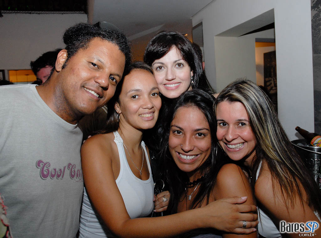 Domingo agitado no Bar Praça, na Vila Madalena Domingo agitado no Bar Praça, na Vila Madalena