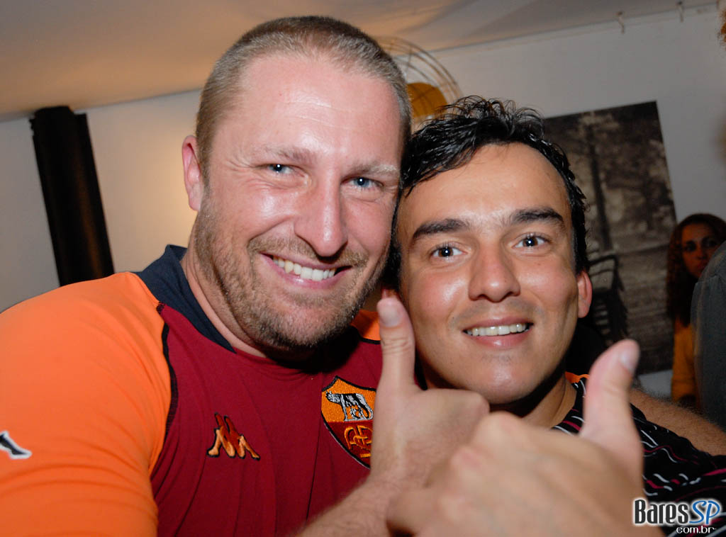 Domingo agitado no Bar Praça, na Vila Madalena Domingo agitado no Bar Praça, na Vila Madalena