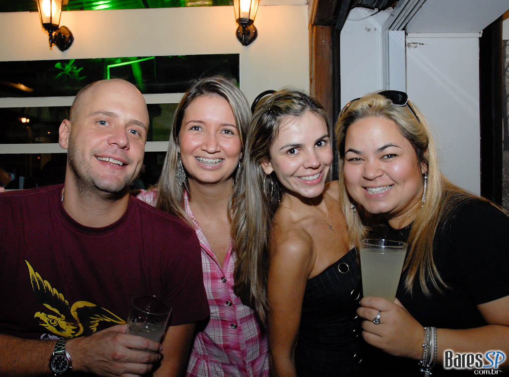 Domingo agitado no Bar Praça, na Vila Madalena Domingo agitado no Bar Praça, na Vila Madalena