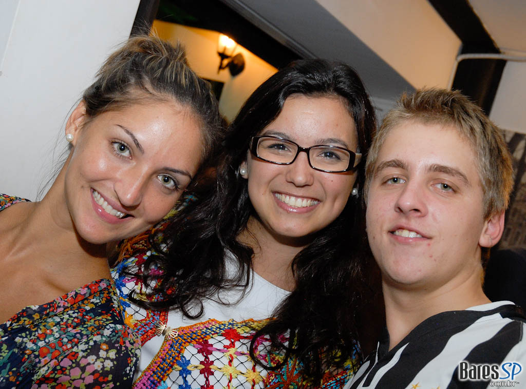 Domingo agitado no Bar Praça, na Vila Madalena Domingo agitado no Bar Praça, na Vila Madalena