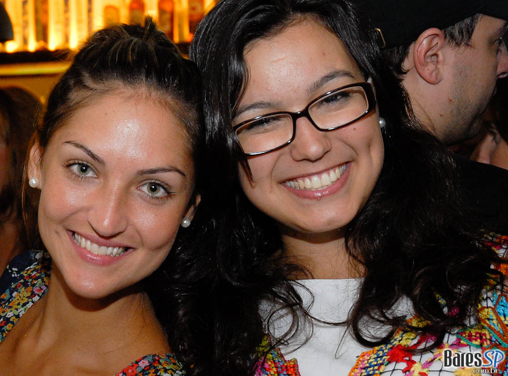 Domingo agitado no Bar Praça, na Vila Madalena Domingo agitado no Bar Praça, na Vila Madalena