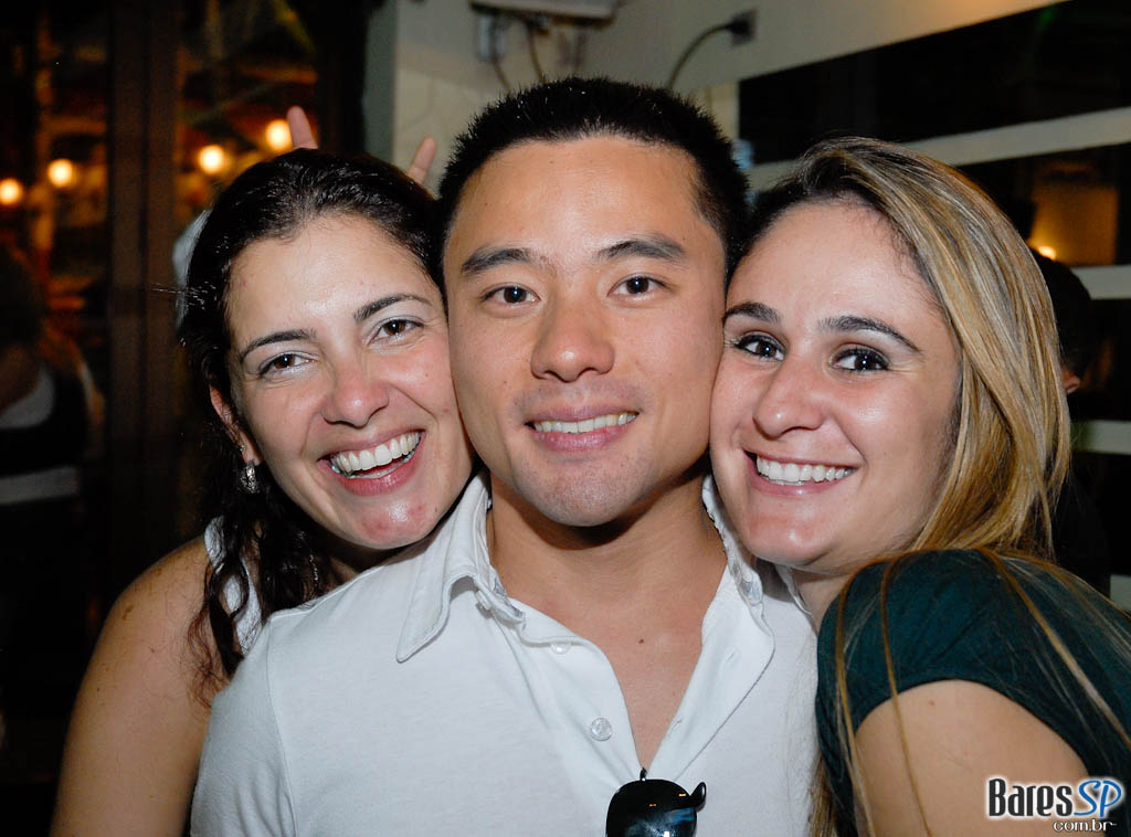 Domingo agitado no Bar Praça, na Vila Madalena Domingo agitado no Bar Praça, na Vila Madalena