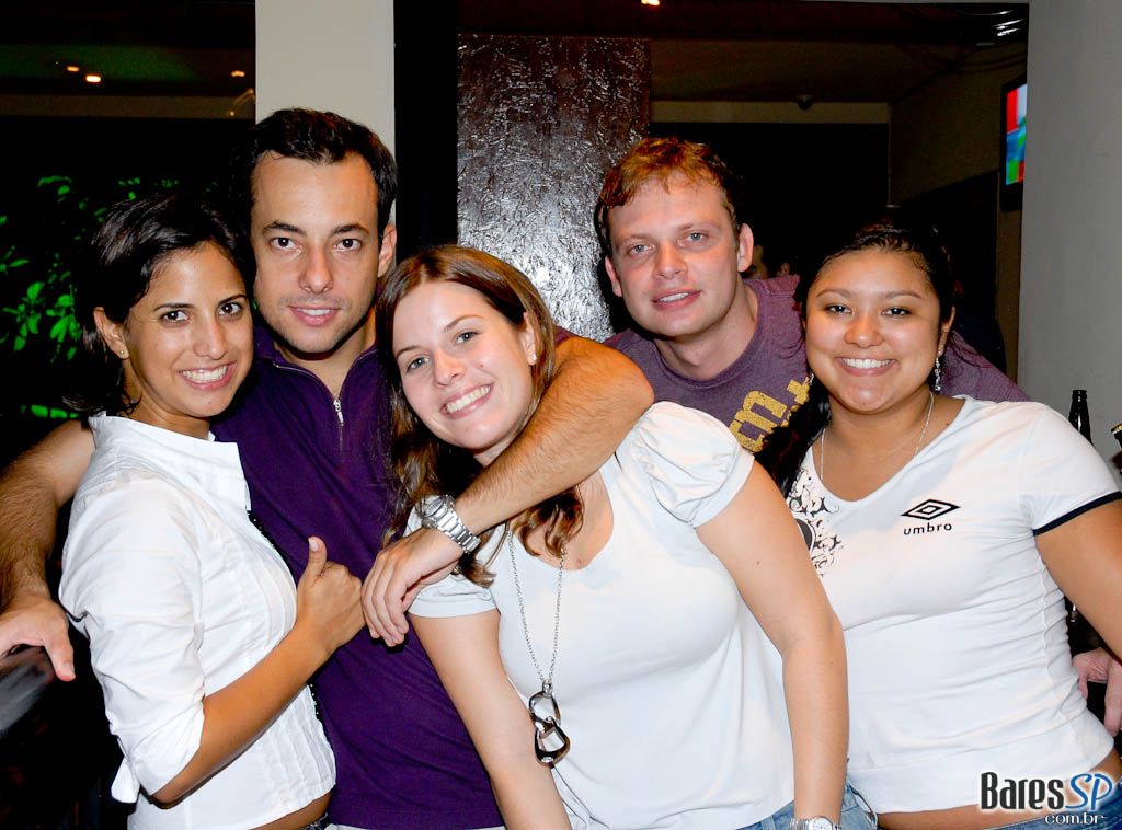 Domingo agitado no Bar Praça, na Vila Madalena Domingo agitado no Bar Praça, na Vila Madalena