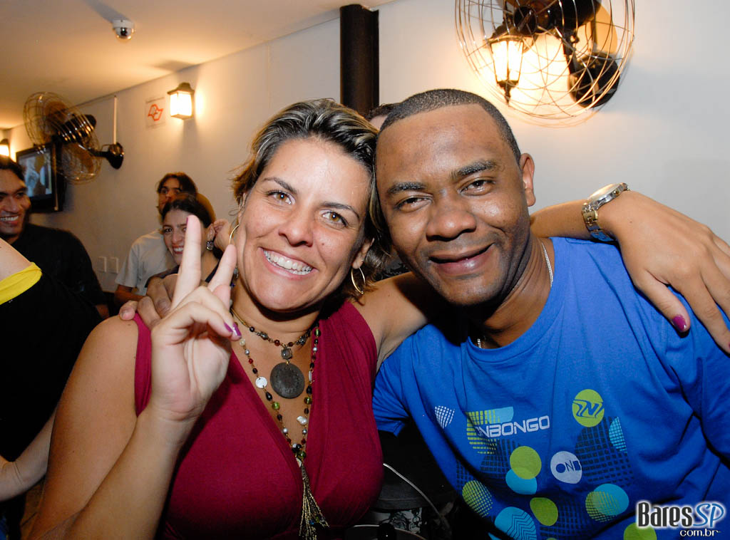 Domingo agitado no Bar Praça, na Vila Madalena Domingo agitado no Bar Praça, na Vila Madalena