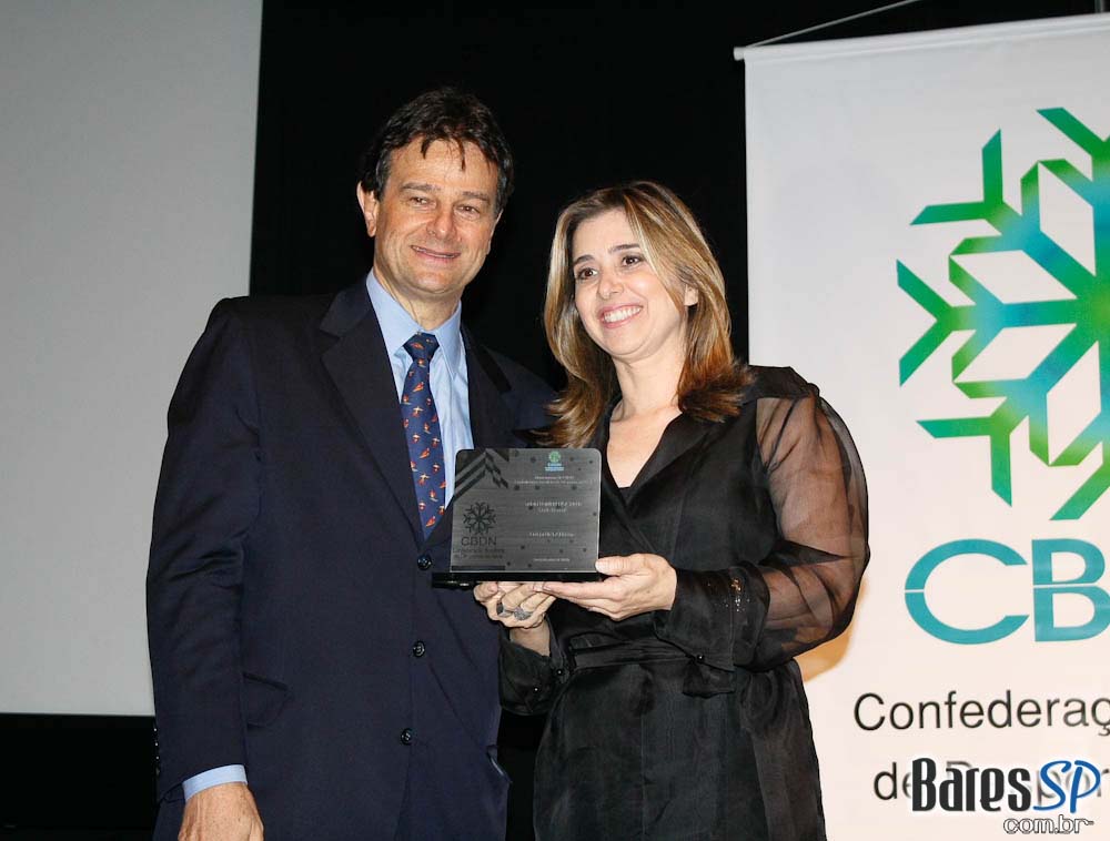 Premiação dos melhores atletas nacionais da neve no Clube Pinheiros Premiação dos melhores atletas nacionais da neve no Clube Pinheiros