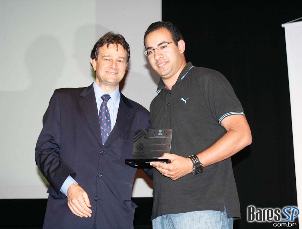 Premiação dos melhores atletas nacionais da neve no Clube Pinheiros Premiação dos melhores atletas nacionais da neve no Clube Pinheiros