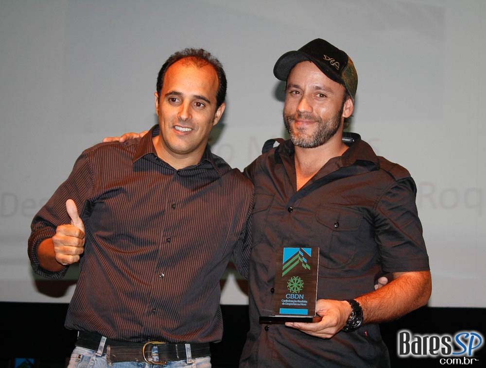 Premiação dos melhores atletas nacionais da neve no Clube Pinheiros Premiação dos melhores atletas nacionais da neve no Clube Pinheiros