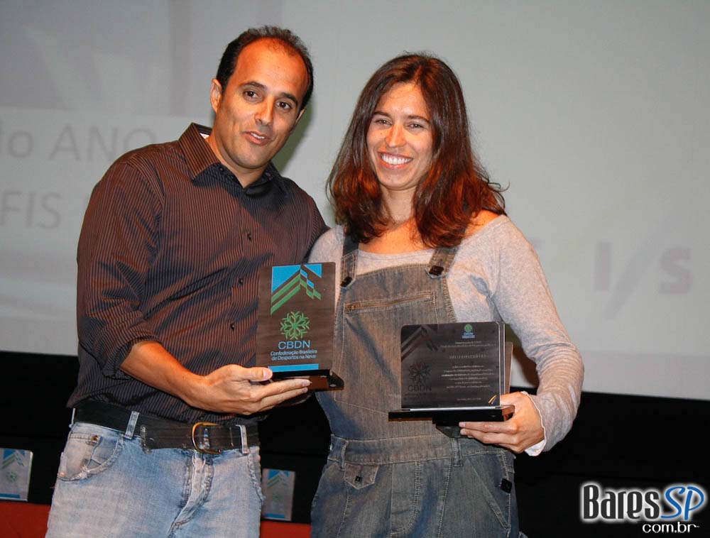 Premiação dos melhores atletas nacionais da neve no Clube Pinheiros Premiação dos melhores atletas nacionais da neve no Clube Pinheiros