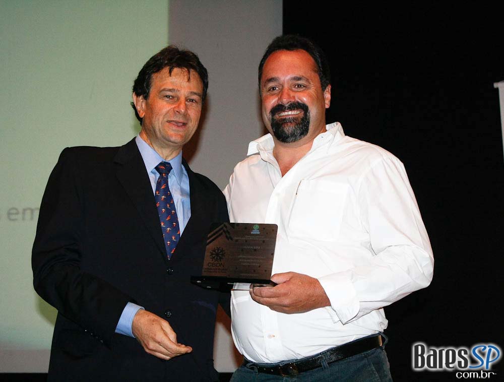 Premiação dos melhores atletas nacionais da neve no Clube Pinheiros Premiação dos melhores atletas nacionais da neve no Clube Pinheiros