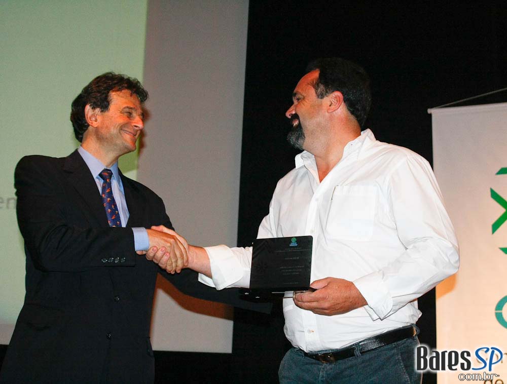 Premiação dos melhores atletas nacionais da neve no Clube Pinheiros Premiação dos melhores atletas nacionais da neve no Clube Pinheiros