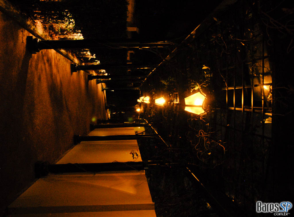 Surpreenda-se com a apresentação da cantora Tara McDonald, nesta quinta no Kiss & Fly Surpreenda-se com a apresentação da cantora Tara McDonald, nesta quinta no Kiss & Fly