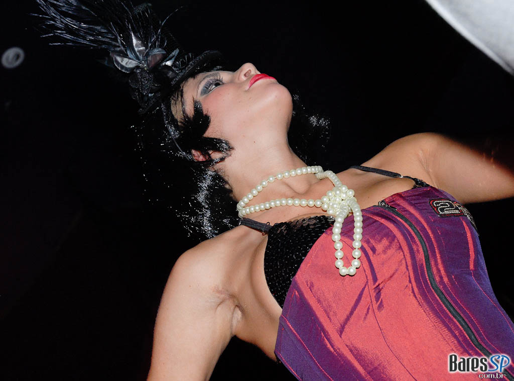 Surpreenda-se com a apresentação da cantora Tara McDonald, nesta quinta no Kiss & Fly Surpreenda-se com a apresentação da cantora Tara McDonald, nesta quinta no Kiss & Fly