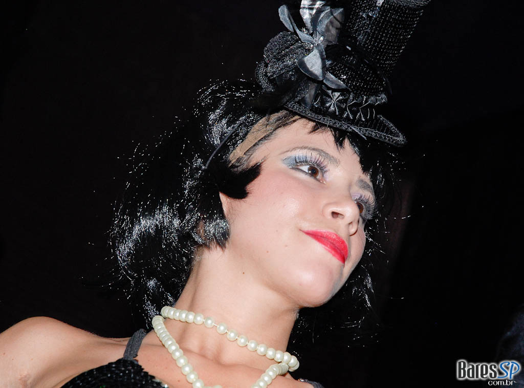 Surpreenda-se com a apresentação da cantora Tara McDonald, nesta quinta no Kiss & Fly Surpreenda-se com a apresentação da cantora Tara McDonald, nesta quinta no Kiss & Fly