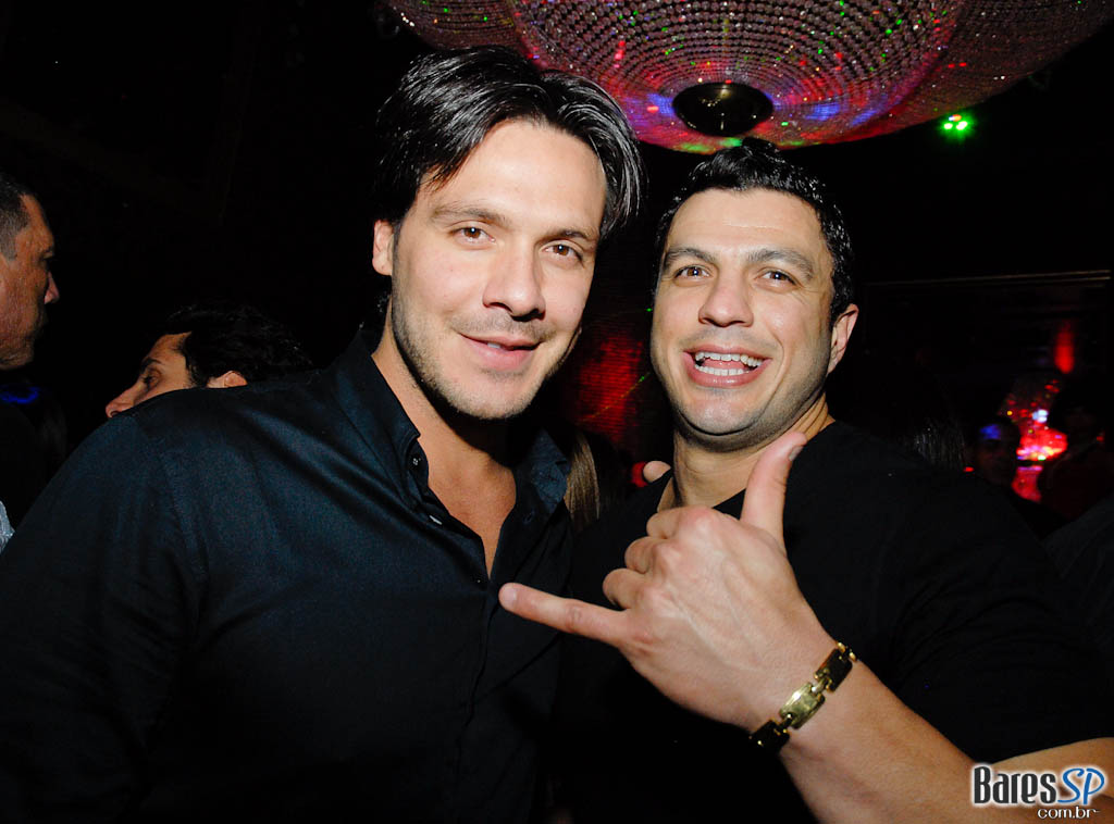 Surpreenda-se com a apresentação da cantora Tara McDonald, nesta quinta no Kiss & Fly Surpreenda-se com a apresentação da cantora Tara McDonald, nesta quinta no Kiss & Fly