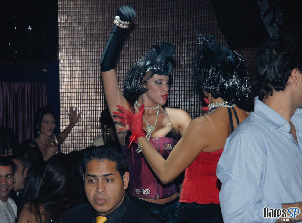 Surpreenda-se com a apresentação da cantora Tara McDonald, nesta quinta no Kiss & Fly Surpreenda-se com a apresentação da cantora Tara McDonald, nesta quinta no Kiss & Fly