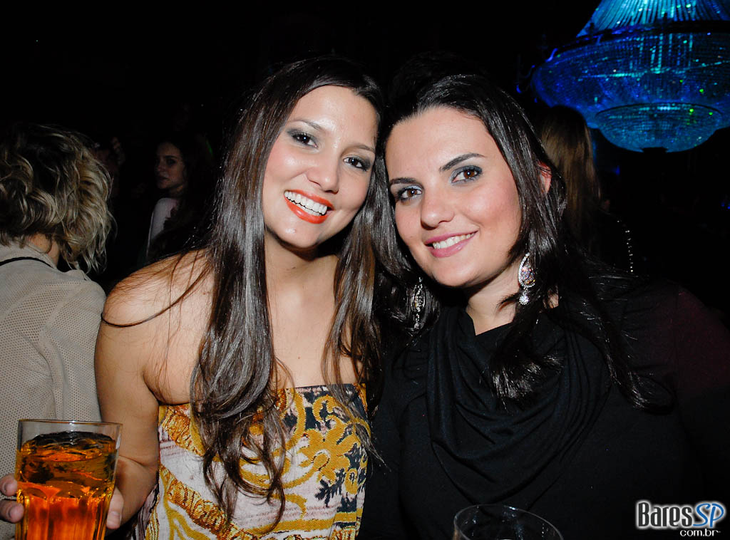 Surpreenda-se com a apresentação da cantora Tara McDonald, nesta quinta no Kiss & Fly Surpreenda-se com a apresentação da cantora Tara McDonald, nesta quinta no Kiss & Fly