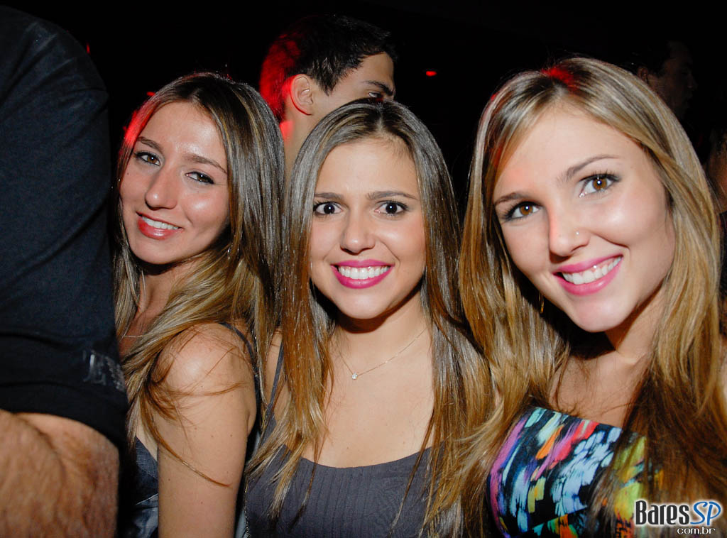 Surpreenda-se com a apresentação da cantora Tara McDonald, nesta quinta no Kiss & Fly Surpreenda-se com a apresentação da cantora Tara McDonald, nesta quinta no Kiss & Fly