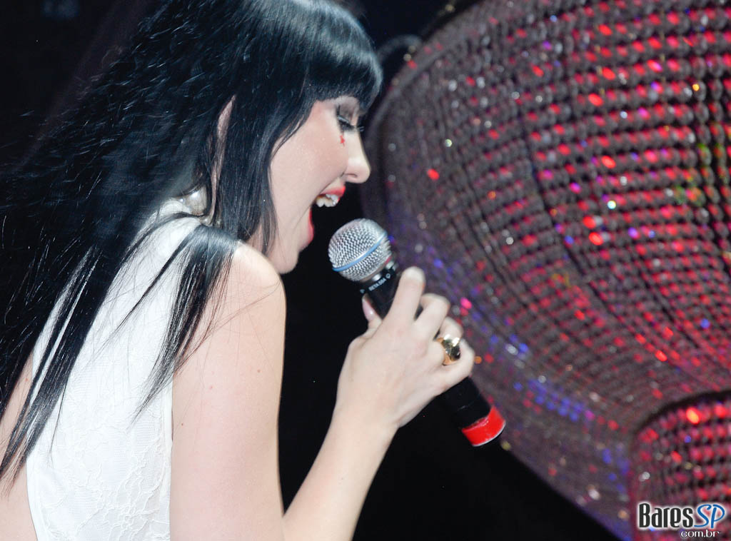 Surpreenda-se com a apresentação da cantora Tara McDonald, nesta quinta no Kiss & Fly Surpreenda-se com a apresentação da cantora Tara McDonald, nesta quinta no Kiss & Fly