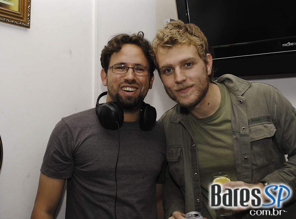 Cucumclovers no Casa Club Hostel Bar, na Vila Madalena Cucumclovers no Casa Club Hostel Bar, na Vila Madalena