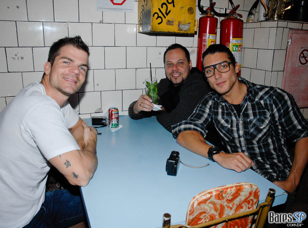 A Z Carniceria, que se manteve fiel à estrutura do primeiro açougue e matadouro da Rua Augusta, comemora seu primeiro aniversário com a estreia do projeto “Os Tremendões” A Z Carniceria, que se manteve fiel à estrutura do primeiro açougue e matadouro da Rua Augusta, comemora seu primeiro aniversário com a estreia do projeto “Os Tremendões”