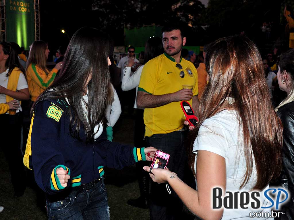 Parque da Copa no Jockey Club reune as pessoas para torcer pelo Brasil na Copa do Mundo 2010 e ainda curtir shows de qualidade Parque da Copa no Jockey Club reune as pessoas para torcer pelo Brasil na Copa do Mundo 2010 e ainda curtir shows de qualidade
