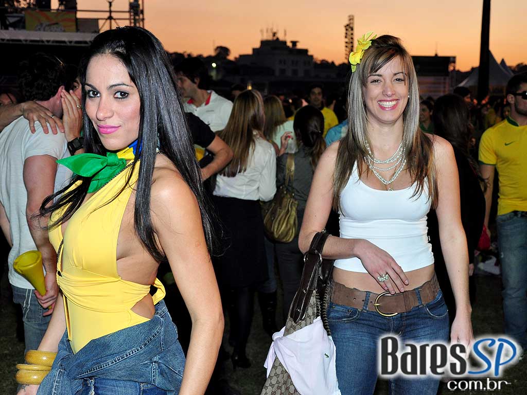 Parque da Copa no Jockey Club reune as pessoas para torcer pelo Brasil na Copa do Mundo 2010 e ainda curtir shows de qualidade Parque da Copa no Jockey Club reune as pessoas para torcer pelo Brasil na Copa do Mundo 2010 e ainda curtir shows de qualidade