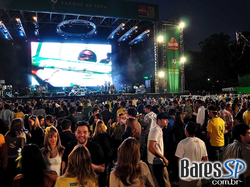Parque da Copa no Jockey Club reune as pessoas para torcer pelo Brasil na Copa do Mundo 2010 e ainda curtir shows de qualidade Parque da Copa no Jockey Club reune as pessoas para torcer pelo Brasil na Copa do Mundo 2010 e ainda curtir shows de qualidade