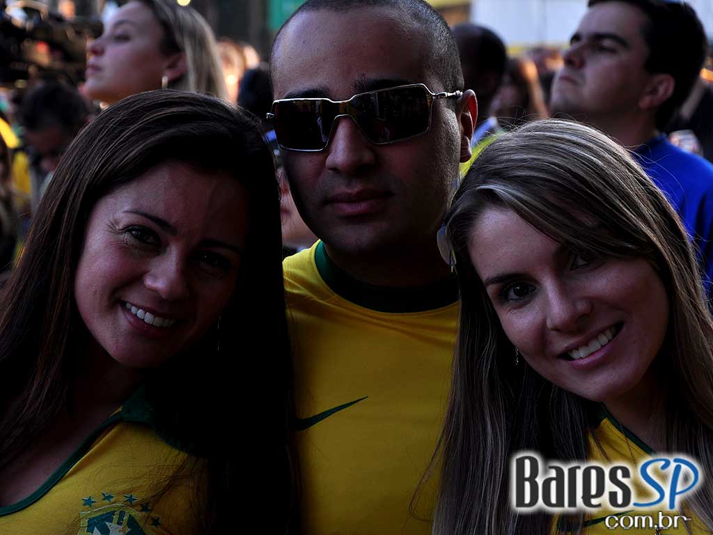 Parque da Copa no Jockey Club reune as pessoas para torcer pelo Brasil na Copa do Mundo 2010 e ainda curtir shows de qualidade Parque da Copa no Jockey Club reune as pessoas para torcer pelo Brasil na Copa do Mundo 2010 e ainda curtir shows de qualidade