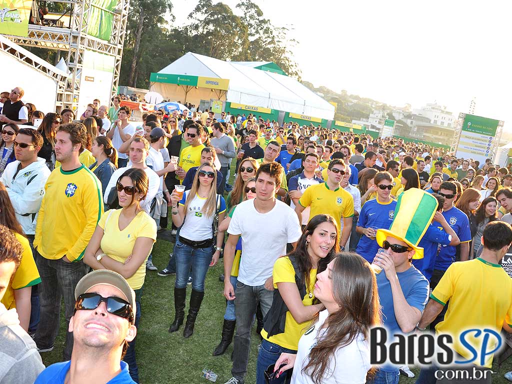 Parque da Copa no Jockey Club reune as pessoas para torcer pelo Brasil na Copa do Mundo 2010 e ainda curtir shows de qualidade Parque da Copa no Jockey Club reune as pessoas para torcer pelo Brasil na Copa do Mundo 2010 e ainda curtir shows de qualidade