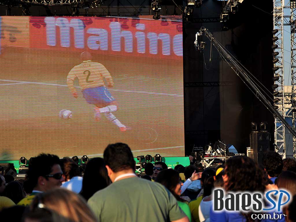Parque da Copa no Jockey Club reune as pessoas para torcer pelo Brasil na Copa do Mundo 2010 e ainda curtir shows de qualidade Parque da Copa no Jockey Club reune as pessoas para torcer pelo Brasil na Copa do Mundo 2010 e ainda curtir shows de qualidade