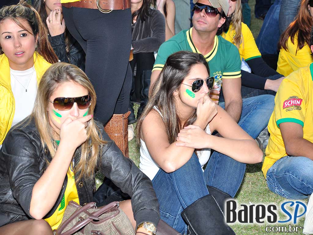 Parque da Copa no Jockey Club reune as pessoas para torcer pelo Brasil na Copa do Mundo 2010 e ainda curtir shows de qualidade Parque da Copa no Jockey Club reune as pessoas para torcer pelo Brasil na Copa do Mundo 2010 e ainda curtir shows de qualidade