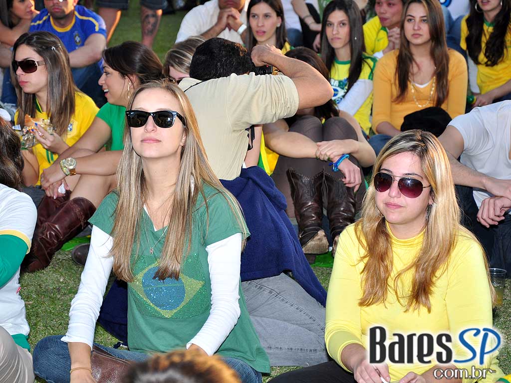 Parque da Copa no Jockey Club reune as pessoas para torcer pelo Brasil na Copa do Mundo 2010 e ainda curtir shows de qualidade Parque da Copa no Jockey Club reune as pessoas para torcer pelo Brasil na Copa do Mundo 2010 e ainda curtir shows de qualidade