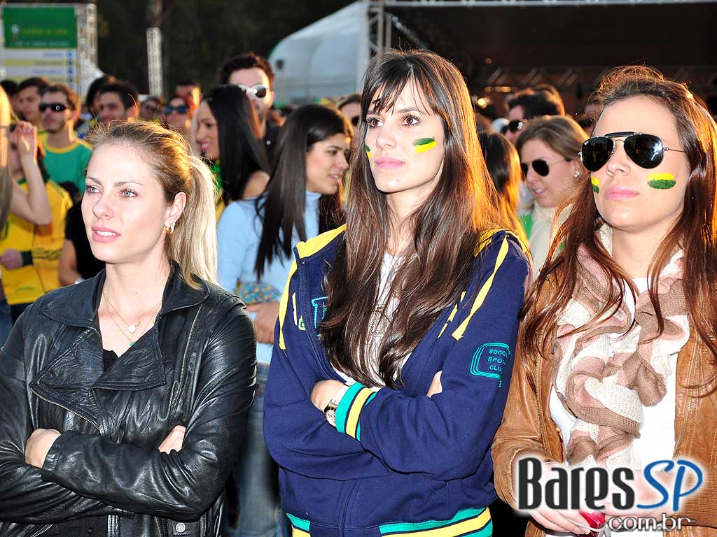 Parque da Copa no Jockey Club reune as pessoas para torcer pelo Brasil na Copa do Mundo 2010 e ainda curtir shows de qualidade Parque da Copa no Jockey Club reune as pessoas para torcer pelo Brasil na Copa do Mundo 2010 e ainda curtir shows de qualidade