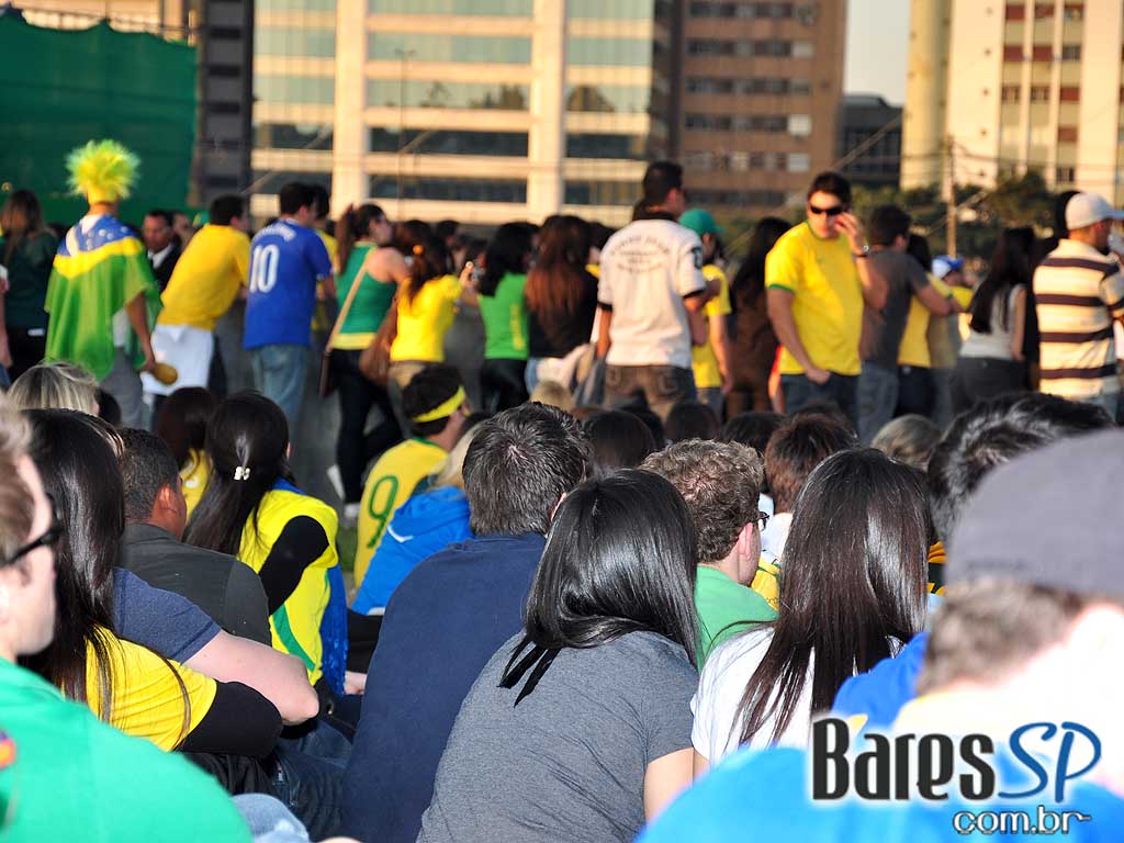 Parque da Copa no Jockey Club reune as pessoas para torcer pelo Brasil na Copa do Mundo 2010 e ainda curtir shows de qualidade Parque da Copa no Jockey Club reune as pessoas para torcer pelo Brasil na Copa do Mundo 2010 e ainda curtir shows de qualidade