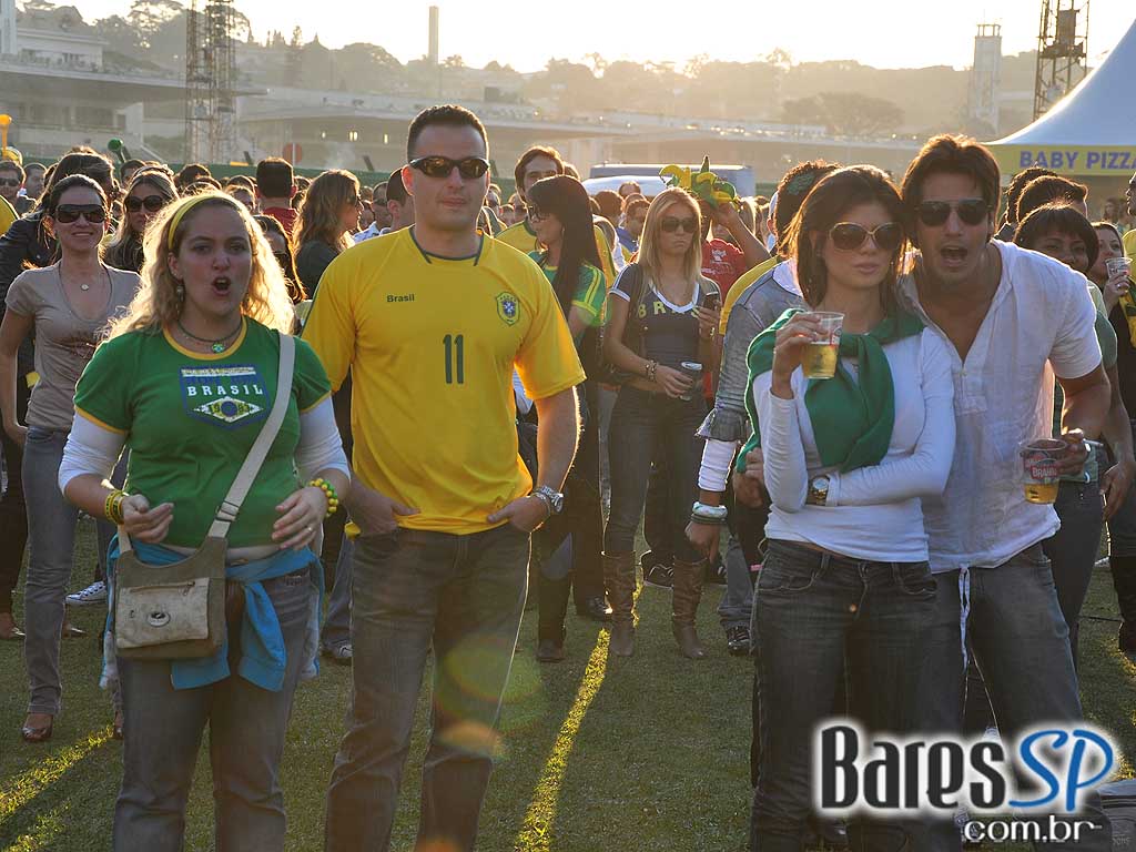 Parque da Copa no Jockey Club reune as pessoas para torcer pelo Brasil na Copa do Mundo 2010 e ainda curtir shows de qualidade Parque da Copa no Jockey Club reune as pessoas para torcer pelo Brasil na Copa do Mundo 2010 e ainda curtir shows de qualidade