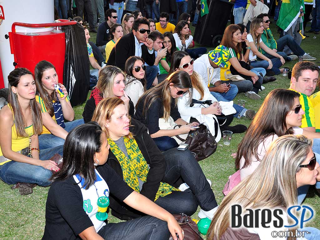 Parque da Copa no Jockey Club reune as pessoas para torcer pelo Brasil na Copa do Mundo 2010 e ainda curtir shows de qualidade Parque da Copa no Jockey Club reune as pessoas para torcer pelo Brasil na Copa do Mundo 2010 e ainda curtir shows de qualidade