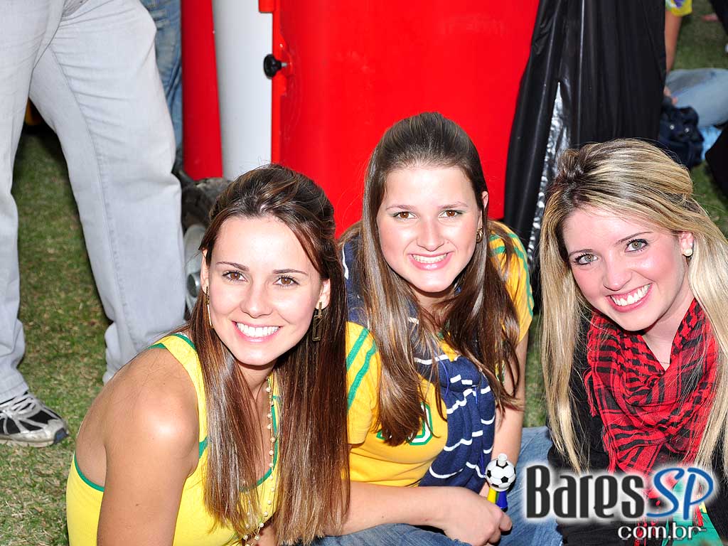 Parque da Copa no Jockey Club reune as pessoas para torcer pelo Brasil na Copa do Mundo 2010 e ainda curtir shows de qualidade Parque da Copa no Jockey Club reune as pessoas para torcer pelo Brasil na Copa do Mundo 2010 e ainda curtir shows de qualidade