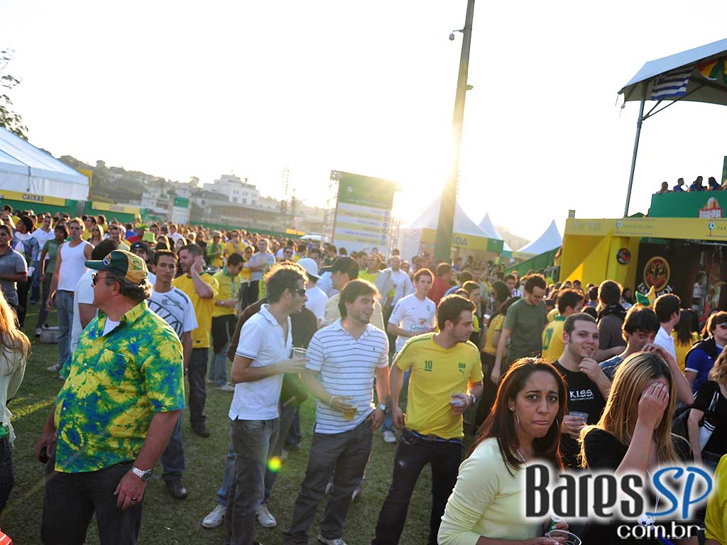 Parque da Copa no Jockey Club reune as pessoas para torcer pelo Brasil na Copa do Mundo 2010 e ainda curtir shows de qualidade Parque da Copa no Jockey Club reune as pessoas para torcer pelo Brasil na Copa do Mundo 2010 e ainda curtir shows de qualidade