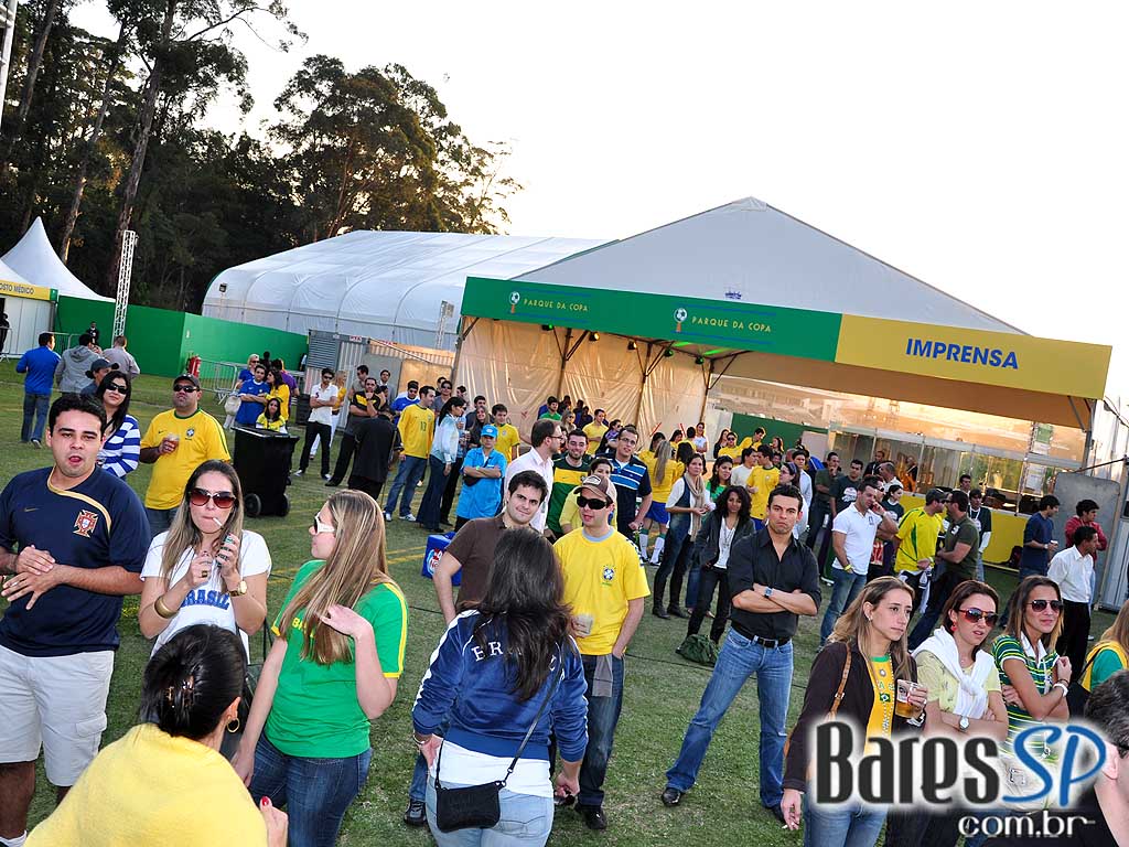 Parque da Copa no Jockey Club reune as pessoas para torcer pelo Brasil na Copa do Mundo 2010 e ainda curtir shows de qualidade Parque da Copa no Jockey Club reune as pessoas para torcer pelo Brasil na Copa do Mundo 2010 e ainda curtir shows de qualidade