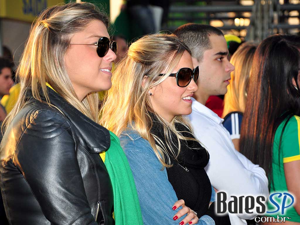 Parque da Copa no Jockey Club reune as pessoas para torcer pelo Brasil na Copa do Mundo 2010 e ainda curtir shows de qualidade Parque da Copa no Jockey Club reune as pessoas para torcer pelo Brasil na Copa do Mundo 2010 e ainda curtir shows de qualidade