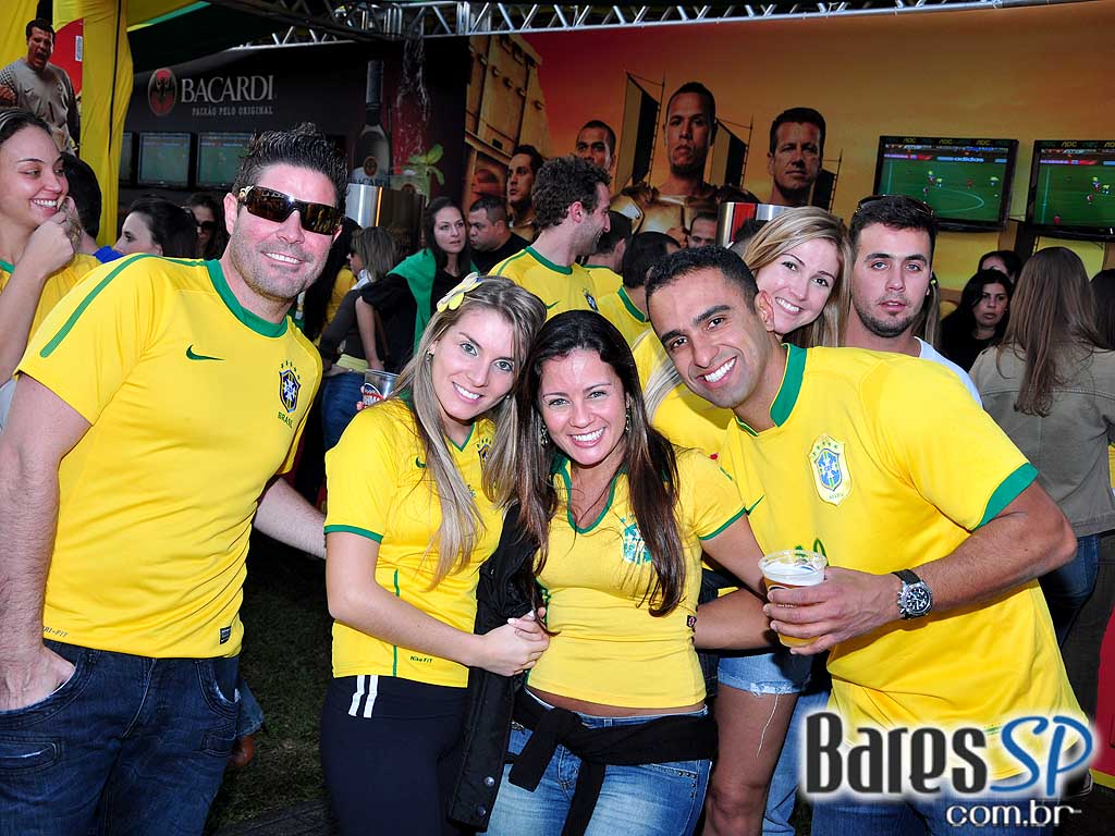 Parque da Copa no Jockey Club reune as pessoas para torcer pelo Brasil na Copa do Mundo 2010 e ainda curtir shows de qualidade Parque da Copa no Jockey Club reune as pessoas para torcer pelo Brasil na Copa do Mundo 2010 e ainda curtir shows de qualidade